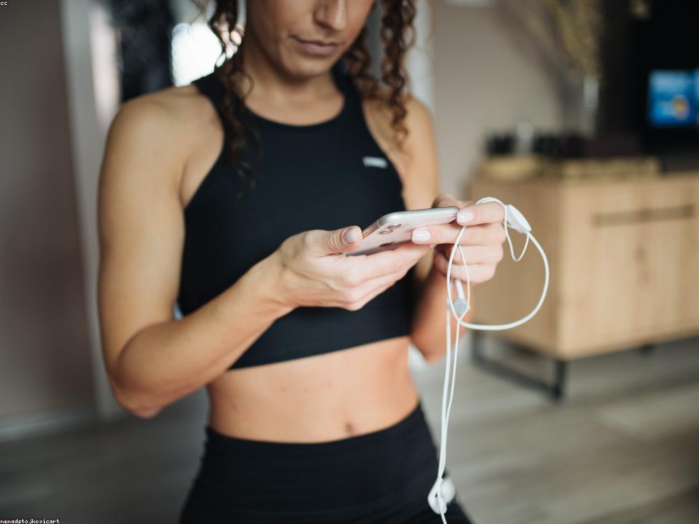 Studio Headphones — 2